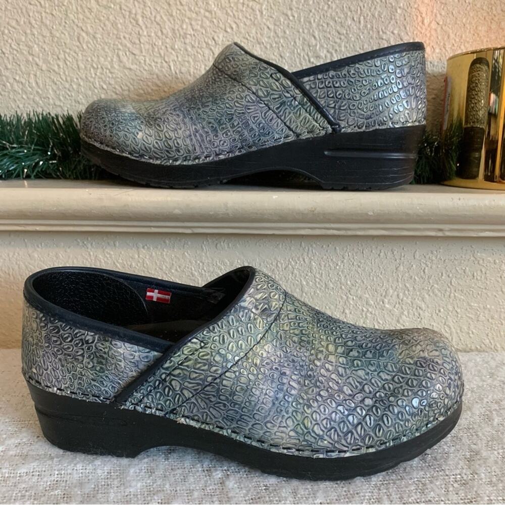 Sanita Reptile Embossed Leather Slip-On Clogs Gator Women’s Size 8
